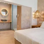 Essentia Luxury Koinira