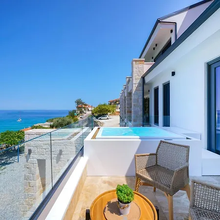 Essentia Luxury Aparthotel Kinira