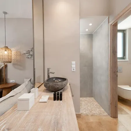 Essentia Luxury Aparthotel Kinira