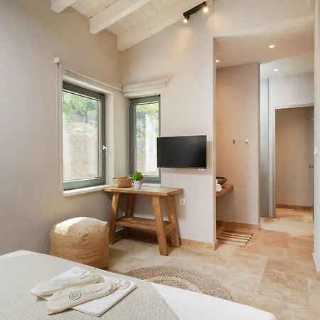 Essentia Luxury Aparthotel Kinira