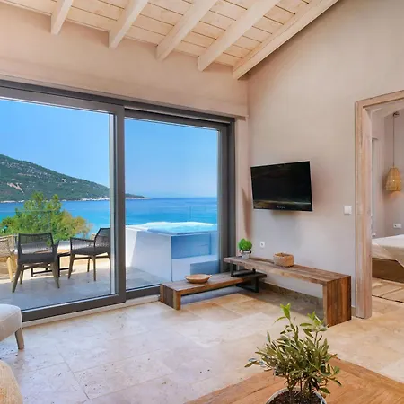 Essentia Luxury Kinira
