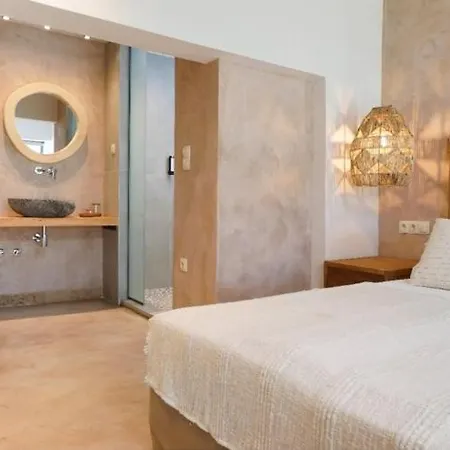 Essentia Luxury Koinira