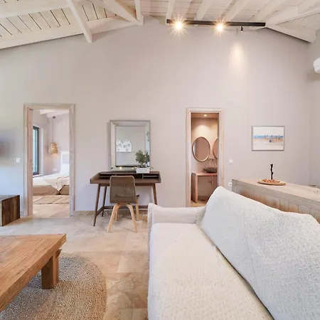 Essentia Luxury 3* Kinira
